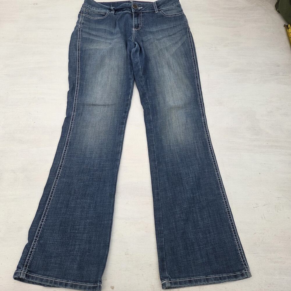 Wrangler Jeans Womens 11X36 Blue Denim Bootcut Embellished Pockets Whiskers